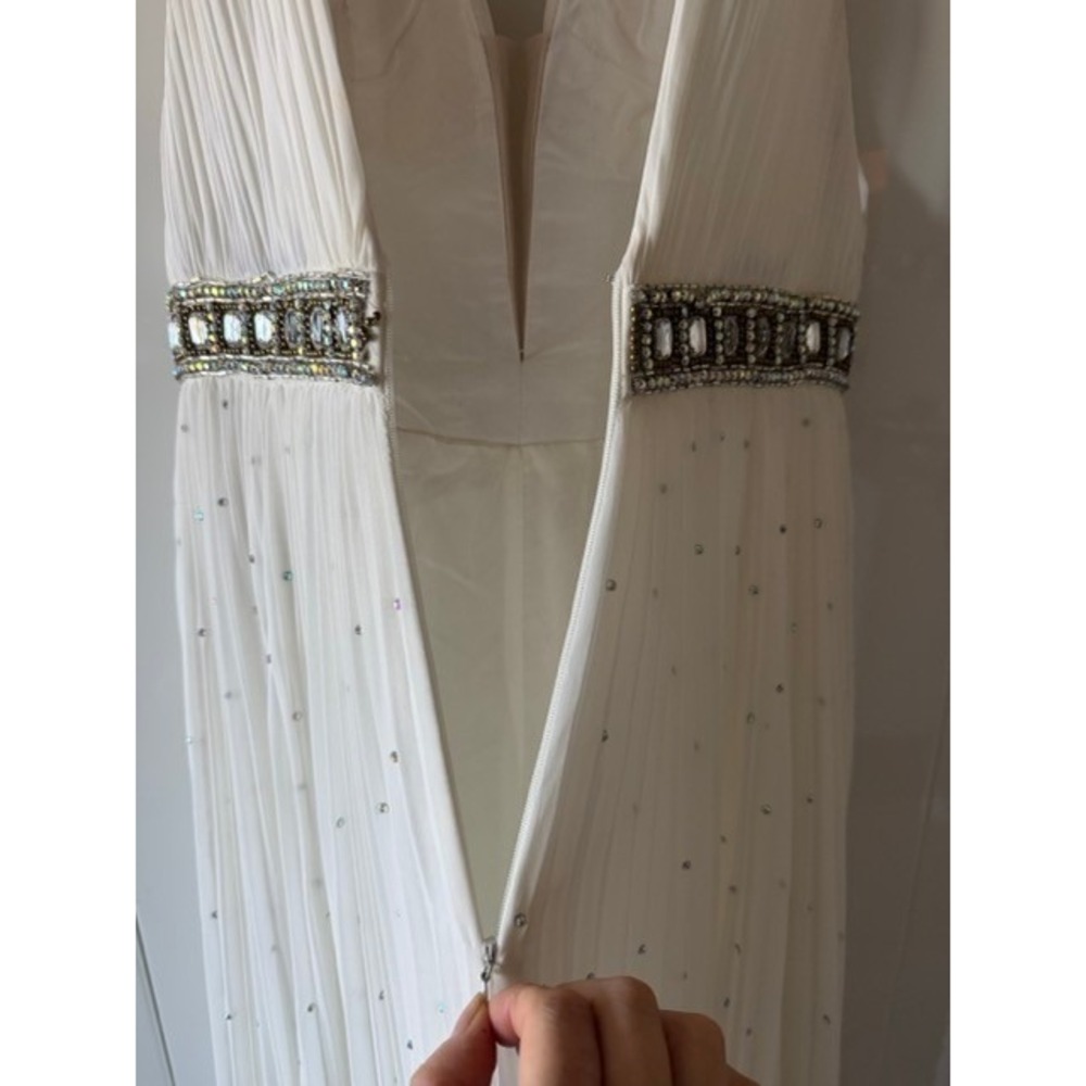 Sherri Hill White Beaded Deep V Pleated Goddess Gown Size 2 - Picture 6 of 14